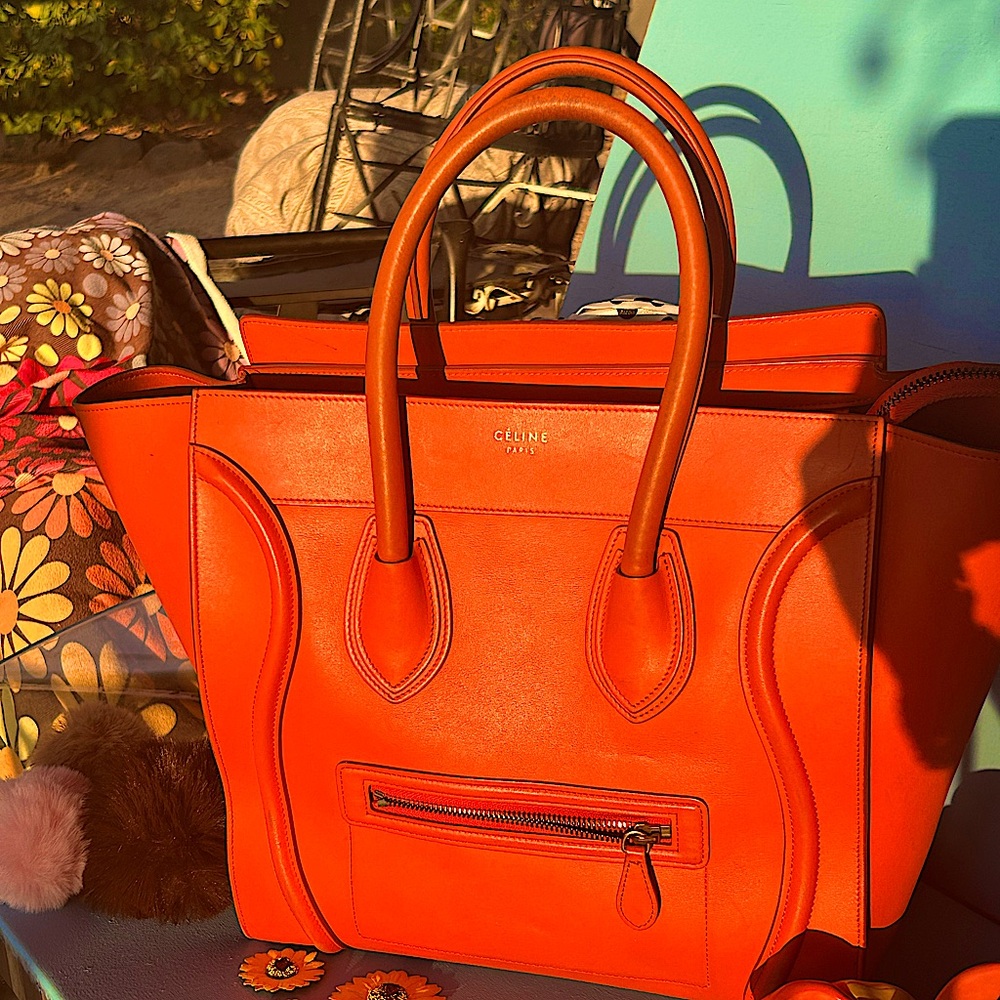 CELINE🔥🔥🔥 STUNNING Orange Tote Like a piece of Sculpture - Picture 3 of 12